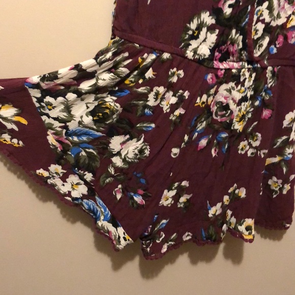 Floral Romper Size S - Picture 7 of 7